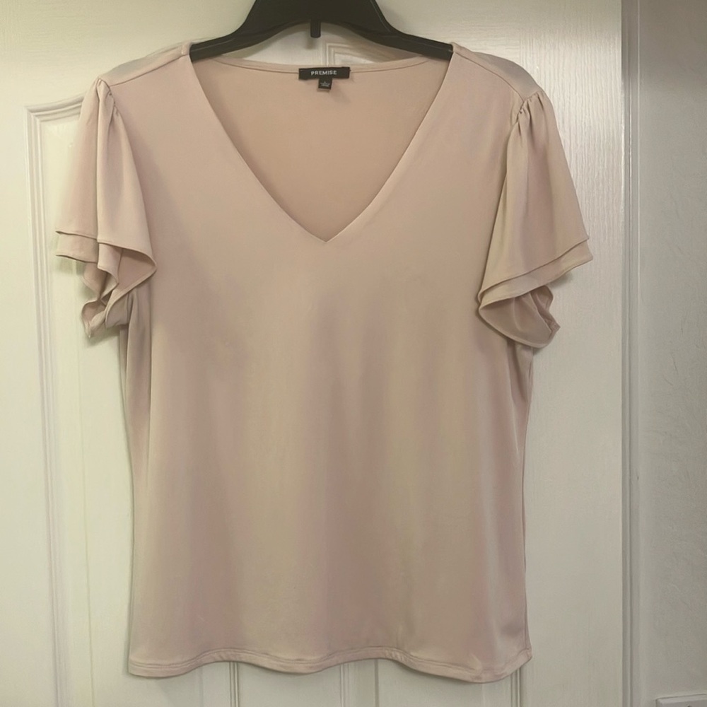 Premise Women's Pale Pink Cream V-Neck Top